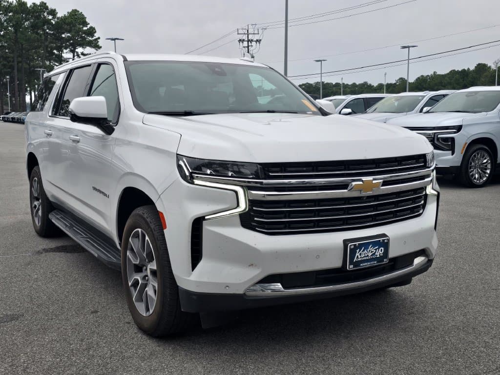 2022 Chevrolet Suburban LT — photo 1 of 27
