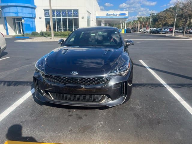 2021 Kia Stinger GT2 — photo 1 of 3