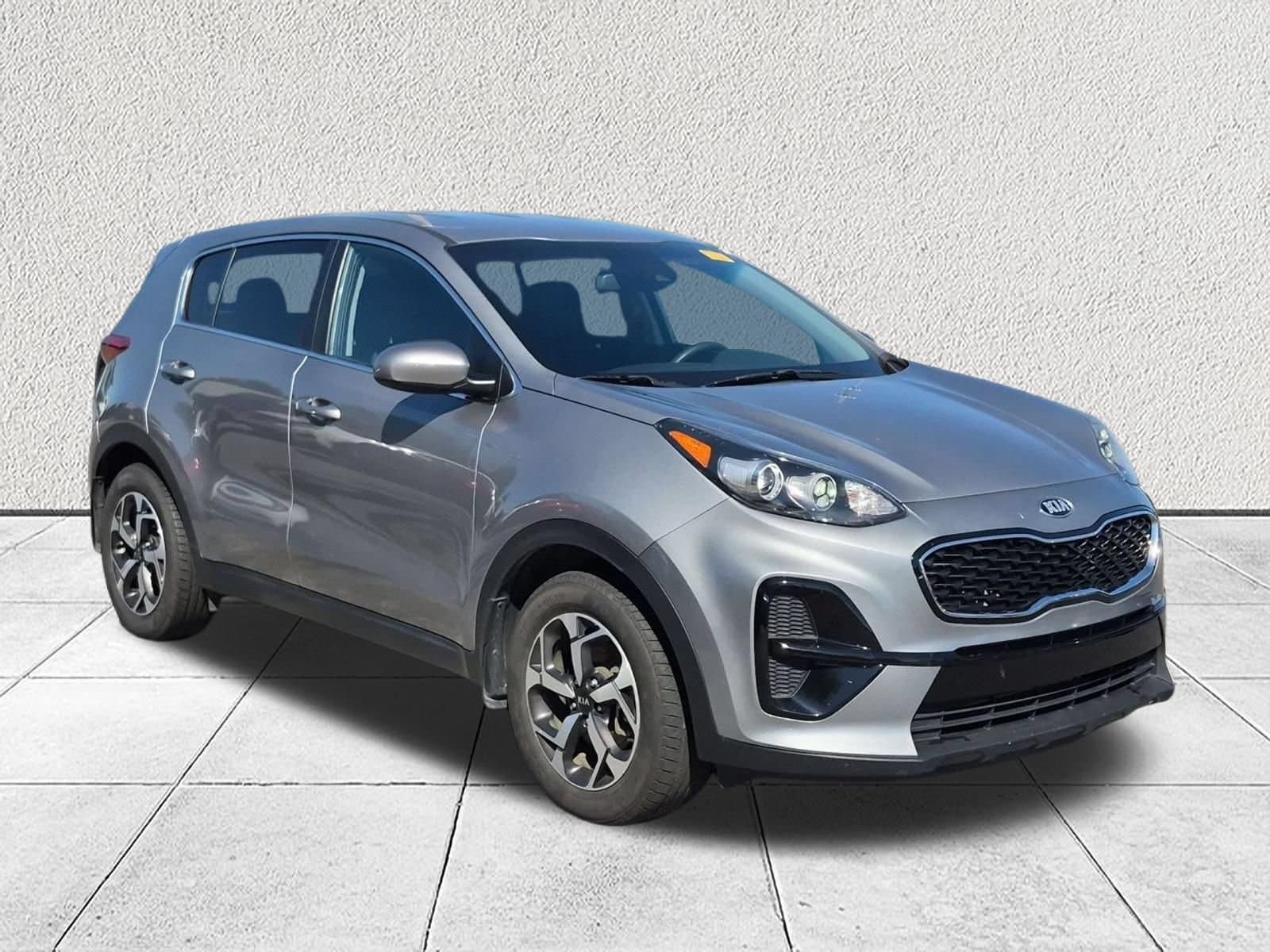2022 Kia Sportage LX — photo 1 of 10