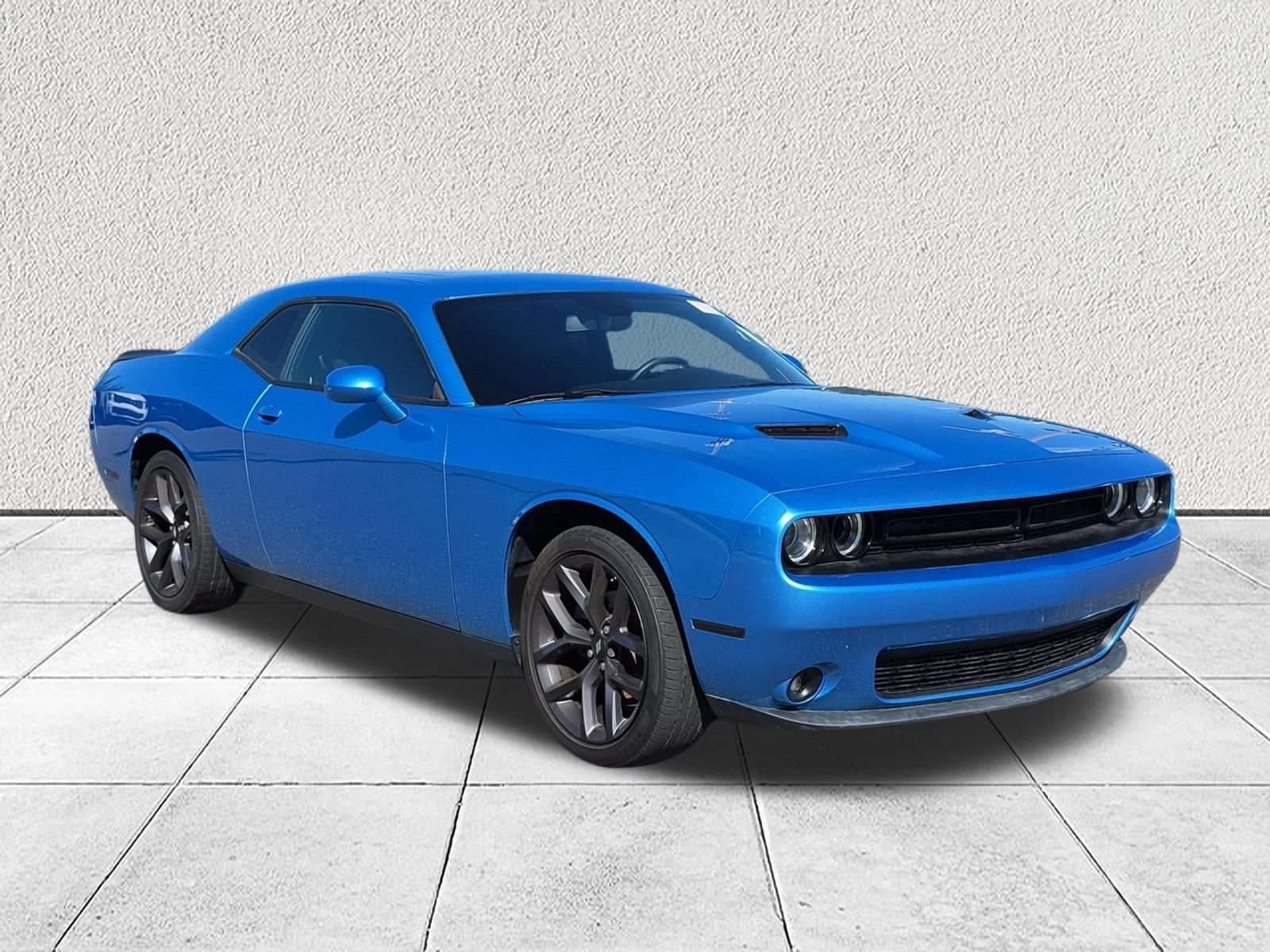 2023 Dodge Challenger SXT — photo 1 of 10