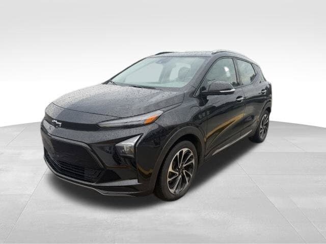 2023 Chevrolet Bolt EUV Premier — photo 1 of 18