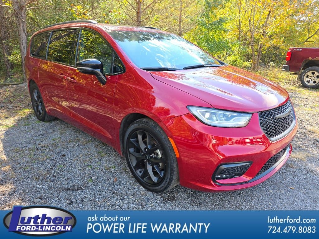 2025 Chrysler Pacifica Limited — photo 1 of 21