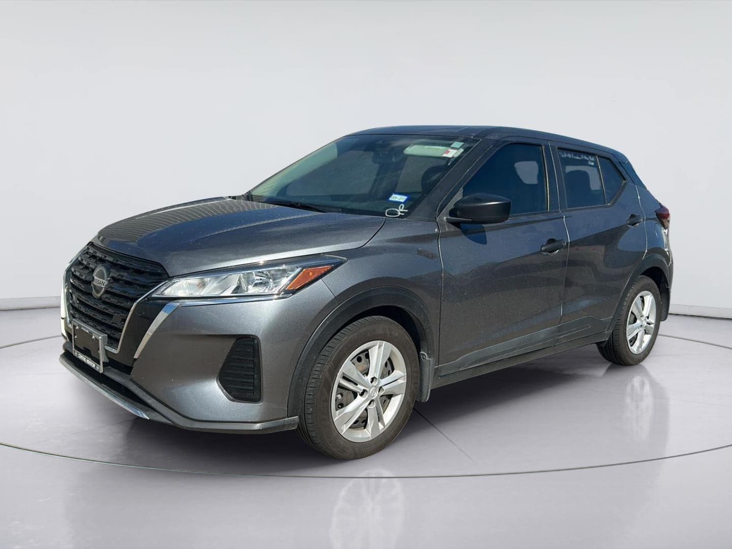 2021 Nissan Kicks S — photo 1 of 10