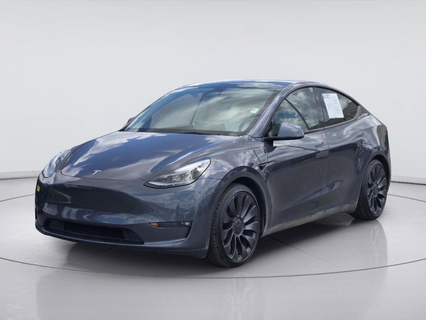 2023 Tesla Model Y Performance — photo 1 of 31