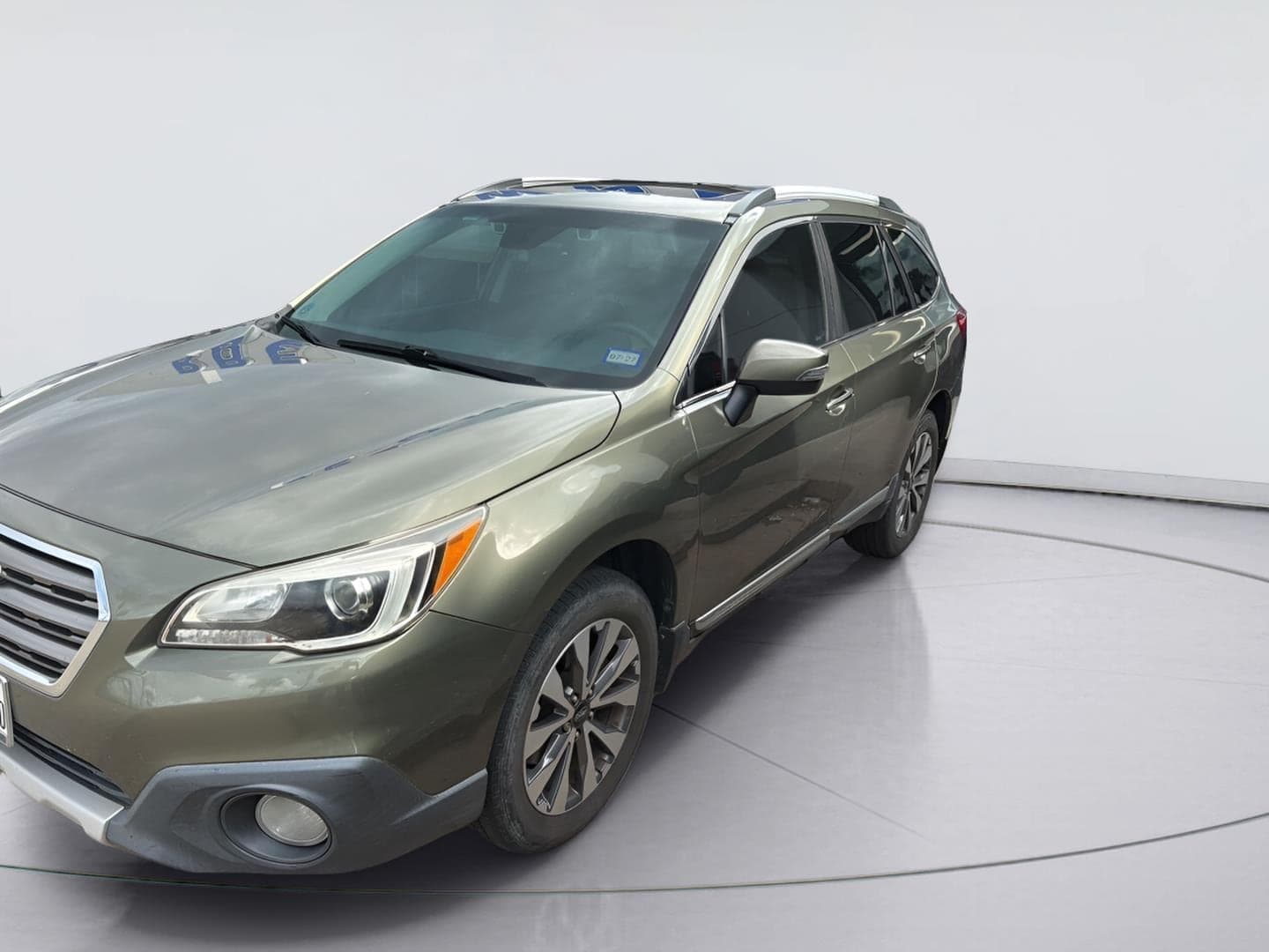 2017 Subaru Outback Touring — photo 1 of 4