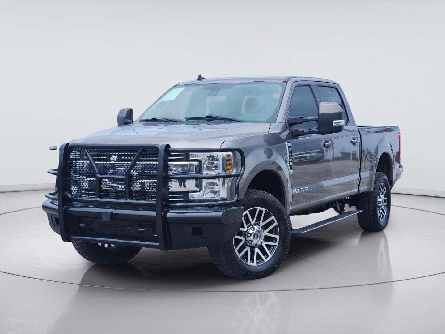 2019 Ford Super Duty F-250 SRW LARIAT — photo 1 of 32