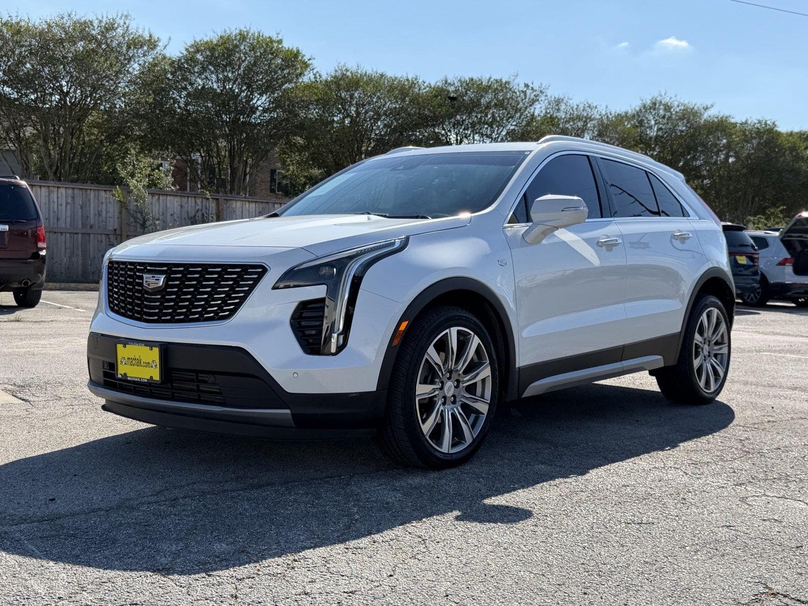 2023 Cadillac XT4 FWD Premium Luxury — photo 1 of 30