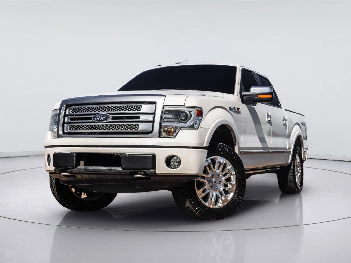 2014 Ford F-150 Platinum — photo 1 of 22