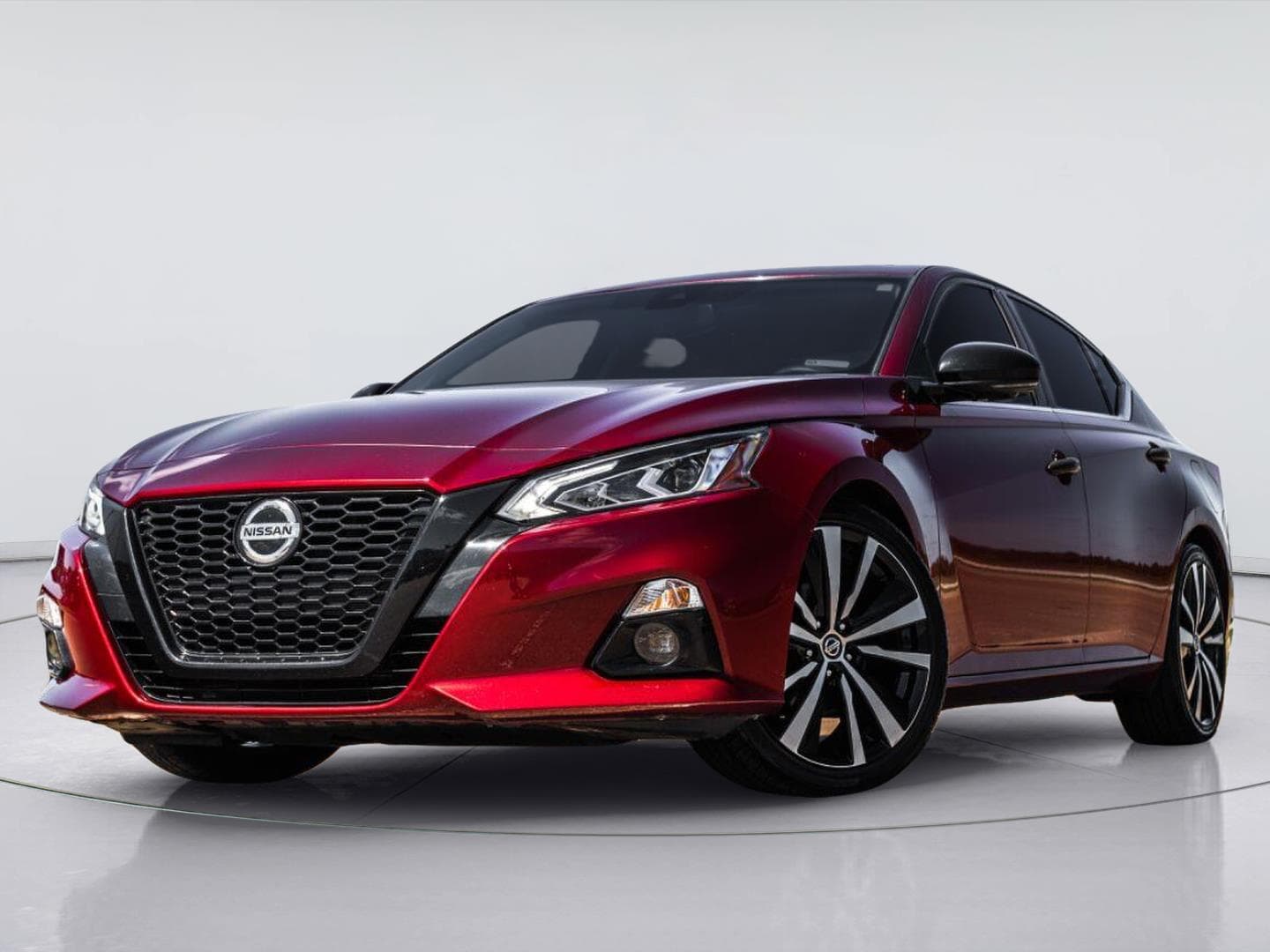2019 Nissan Altima 2.5 Platinum — photo 1 of 23