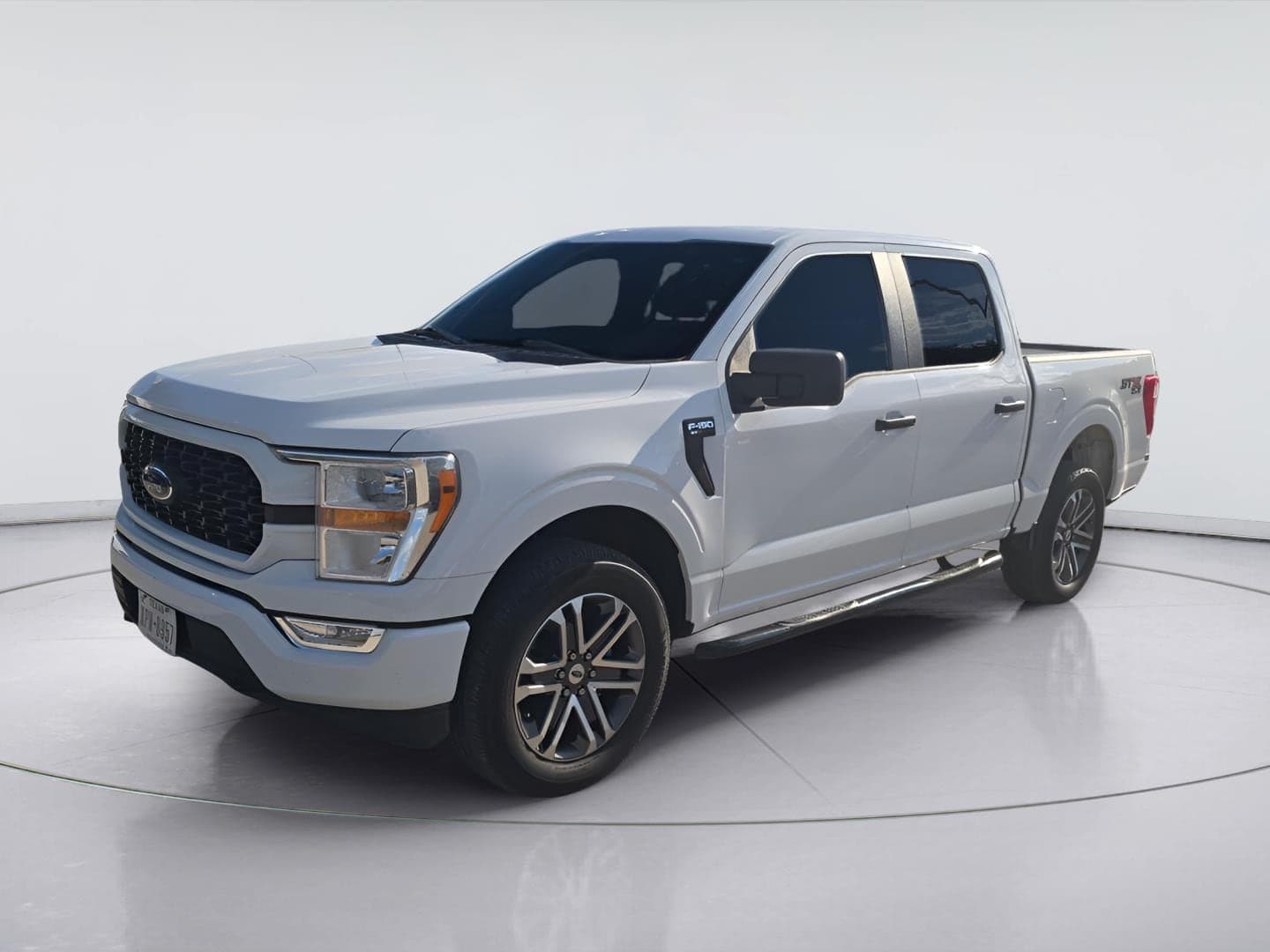 2022 Ford F-150 XL — photo 1 of 8