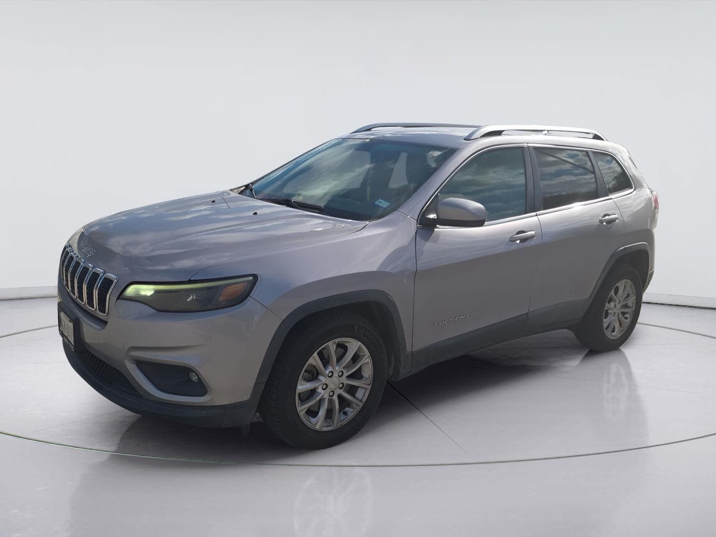 2019 Jeep Cherokee Latitude — photo 1 of 7