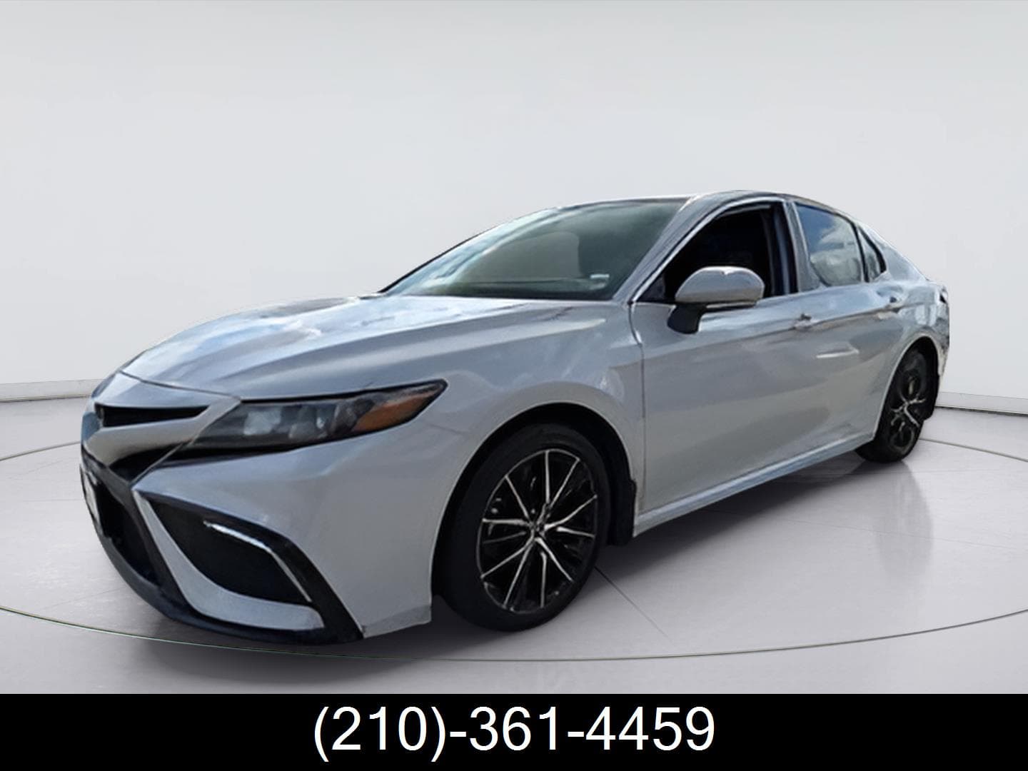 2023 Toyota Camry SE — photo 1 of 13