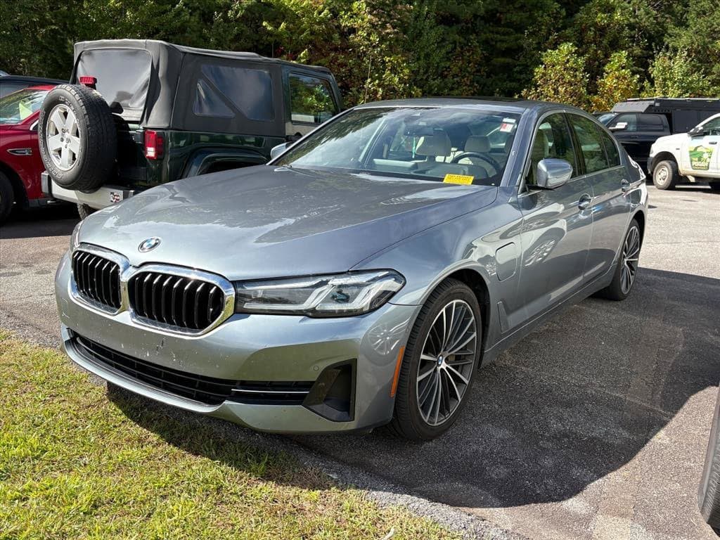 2021 BMW 5 Series 530e — photo 1 of 12