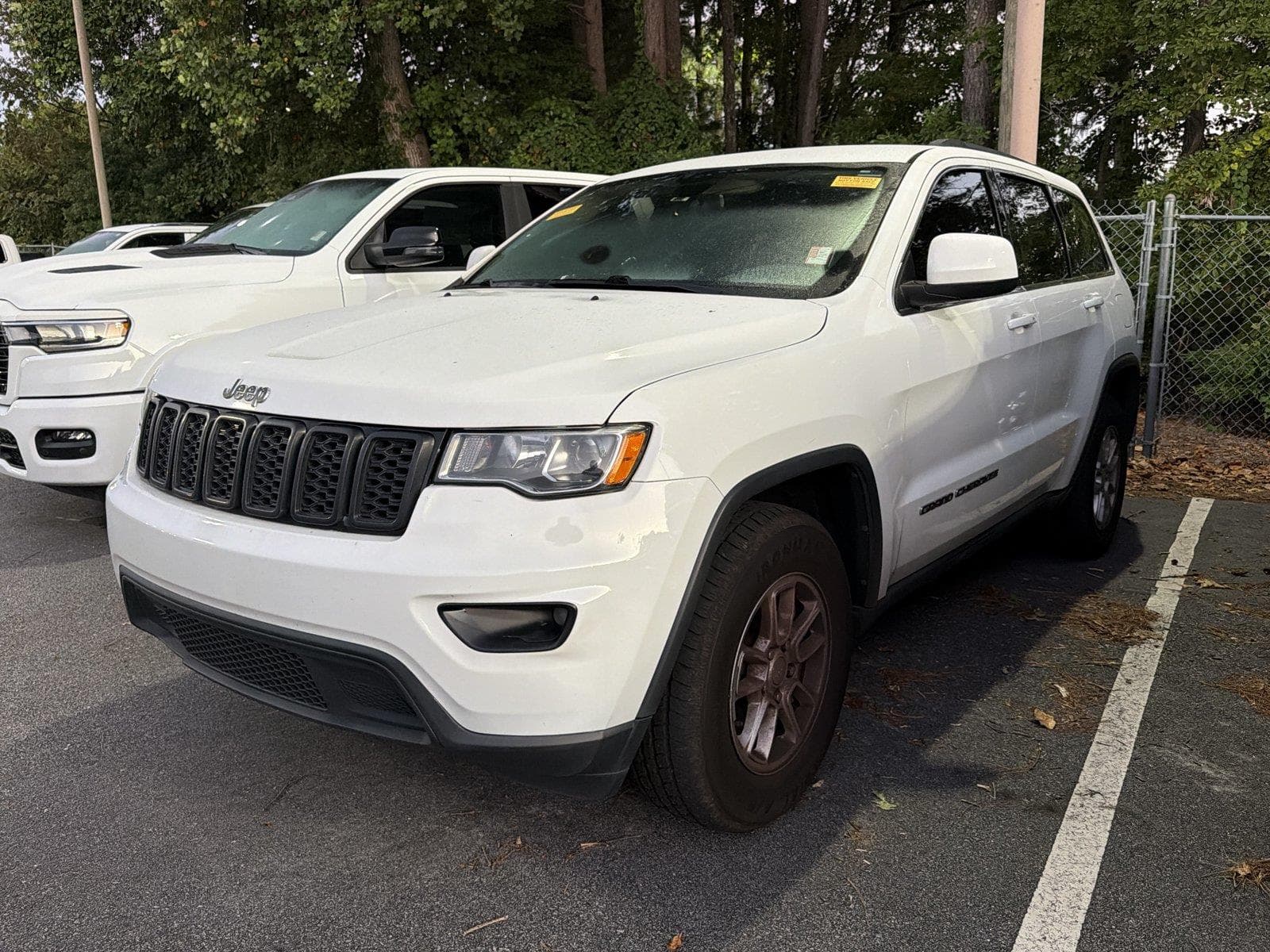 2020 Jeep Grand Cherokee Laredo E — photo 1 of 10