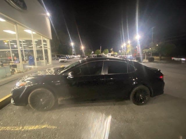 2022 Toyota Camry SE — photo 1 of 2