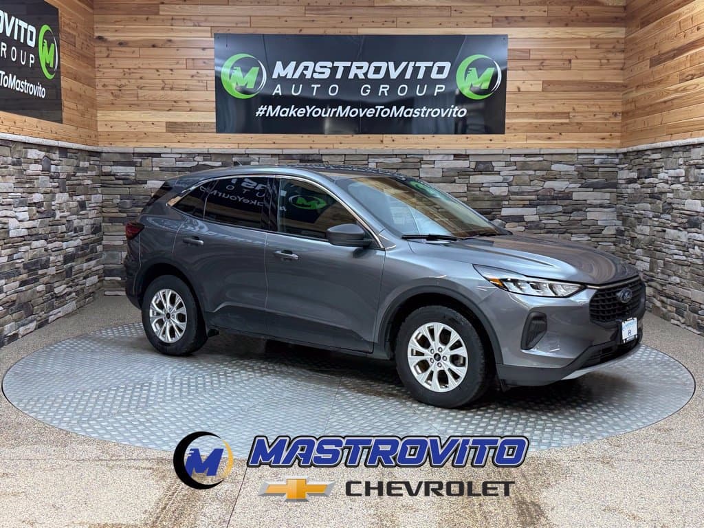 2023 Ford Escape Active — photo 1 of 32