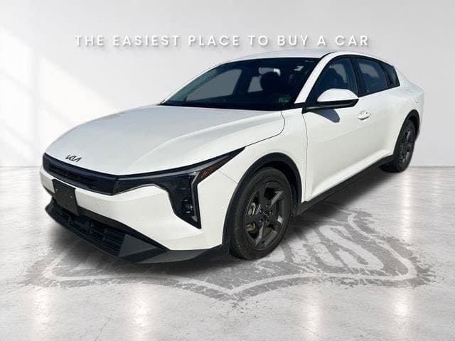 2025 Kia K4 LXS — photo 1 of 44