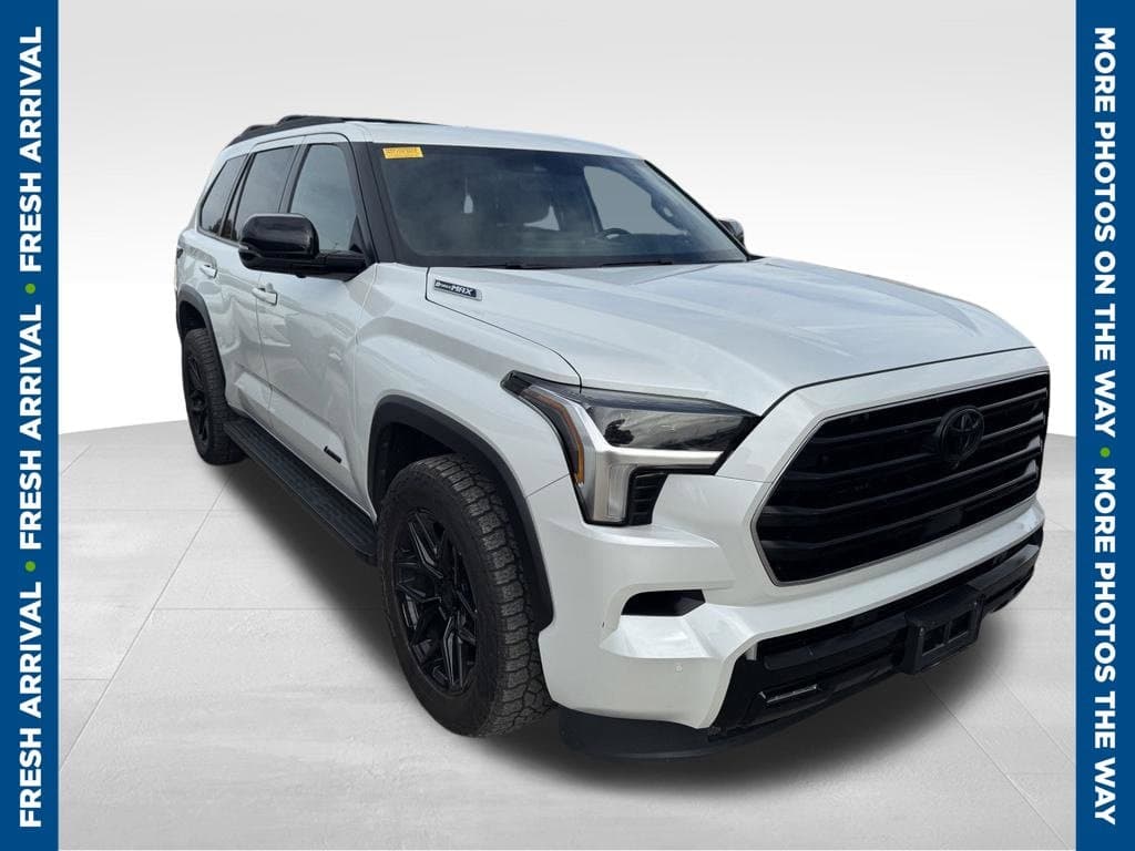 2025 Toyota Sequoia SR5 — photo 1 of 8