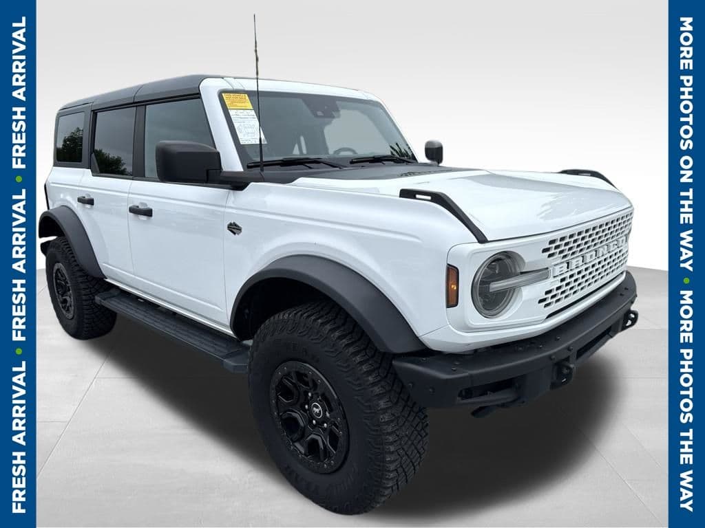 2022 Ford Bronco Base — photo 1 of 7