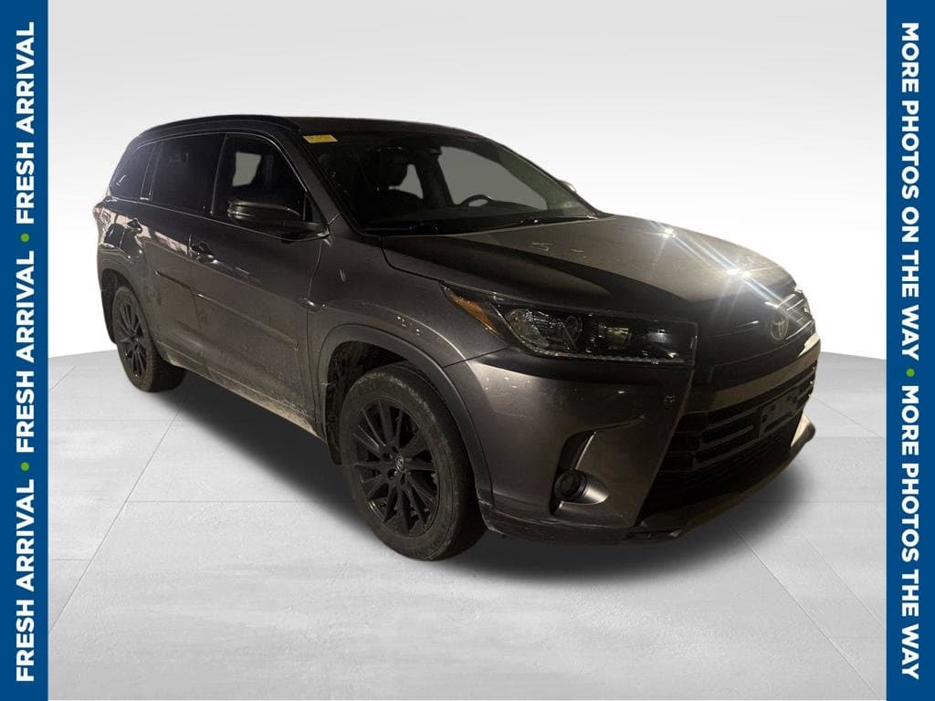 2019 Toyota Highlander SE — photo 1 of 6