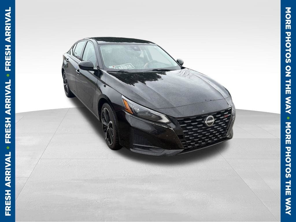 2023 Nissan Altima 2.5 SR — photo 1 of 6