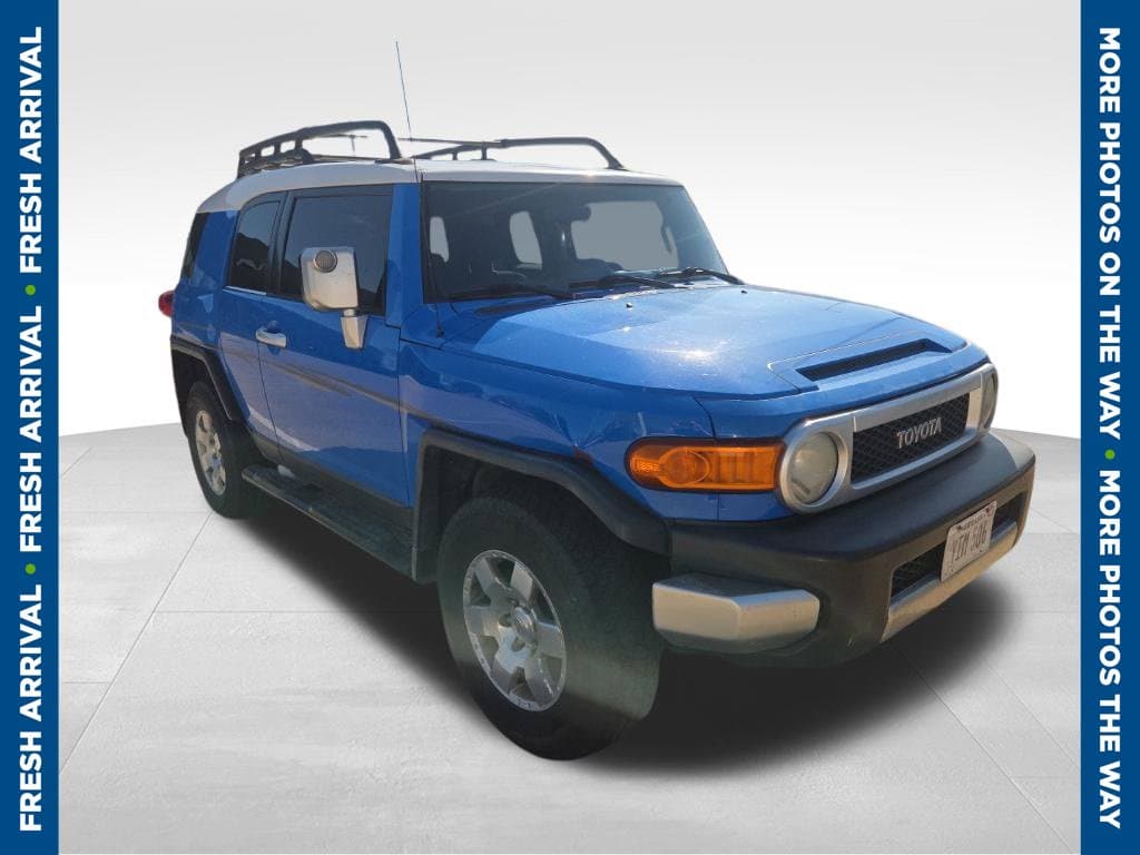 2007 Toyota FJ Cruiser Base — photo 1 of 7