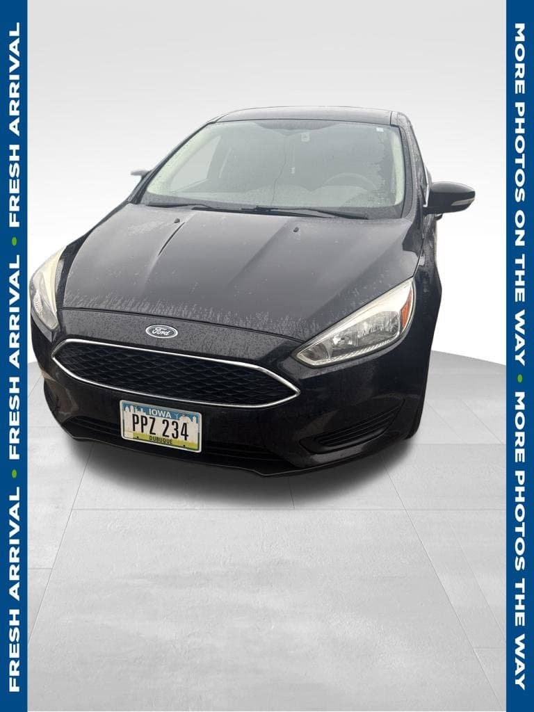 2016 Ford Focus SE — photo 1 of 9
