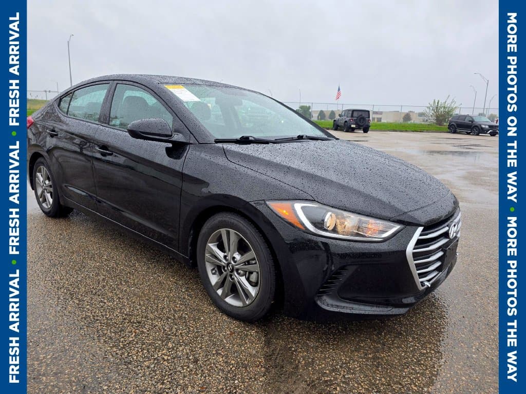 2018 Hyundai Elantra SEL — photo 1 of 7