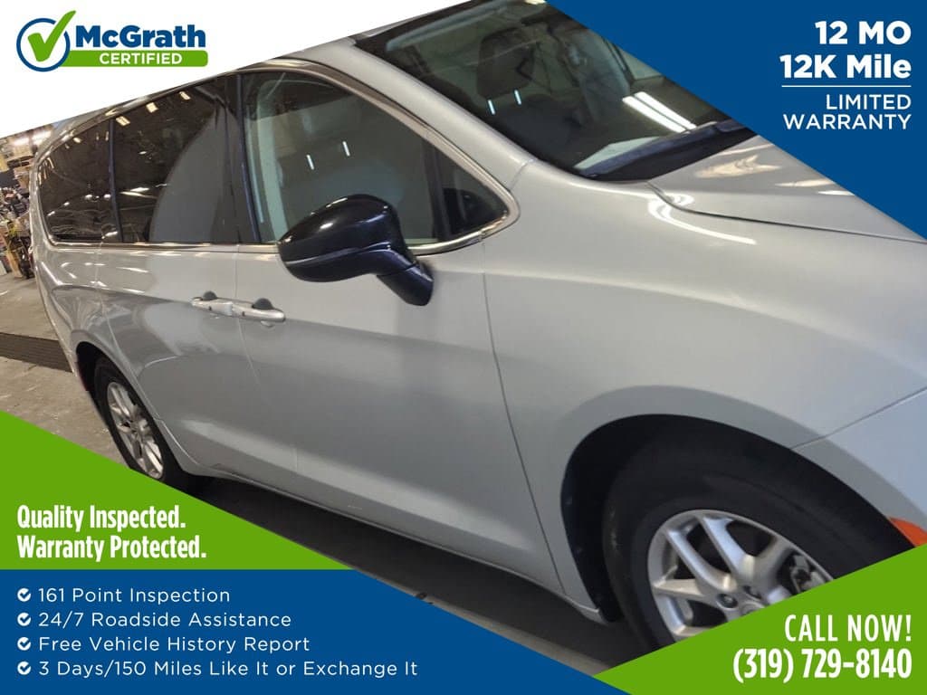 2024 Chrysler Pacifica Touring L — photo 1 of 15