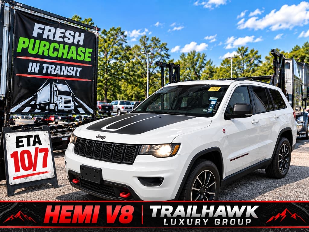 2021 Jeep Grand Cherokee Trailhawk — photo 1 of 13