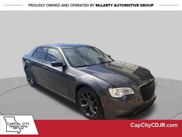 2020 Chrysler 300 Touring — photo 1 of 29