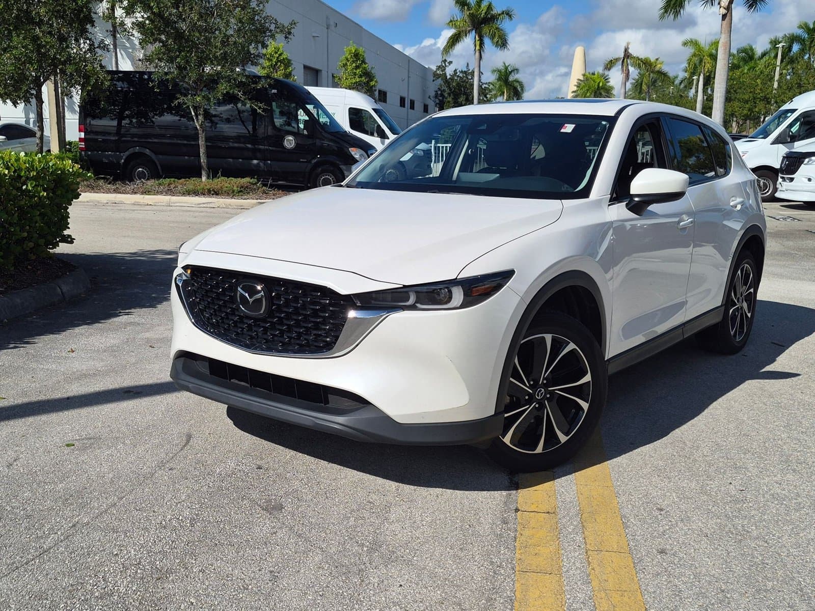 2022 Mazda CX-5 2.5 S Premium Package — photo 1 of 21