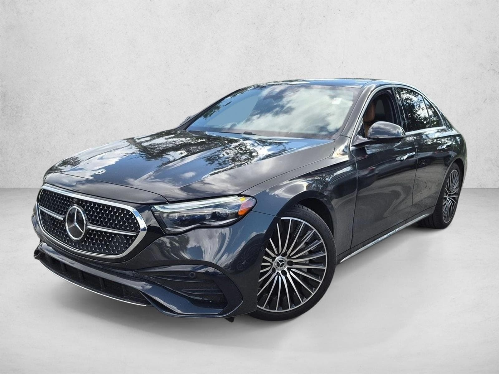 2025 Mercedes-Benz E-Class Base — photo 1 of 19