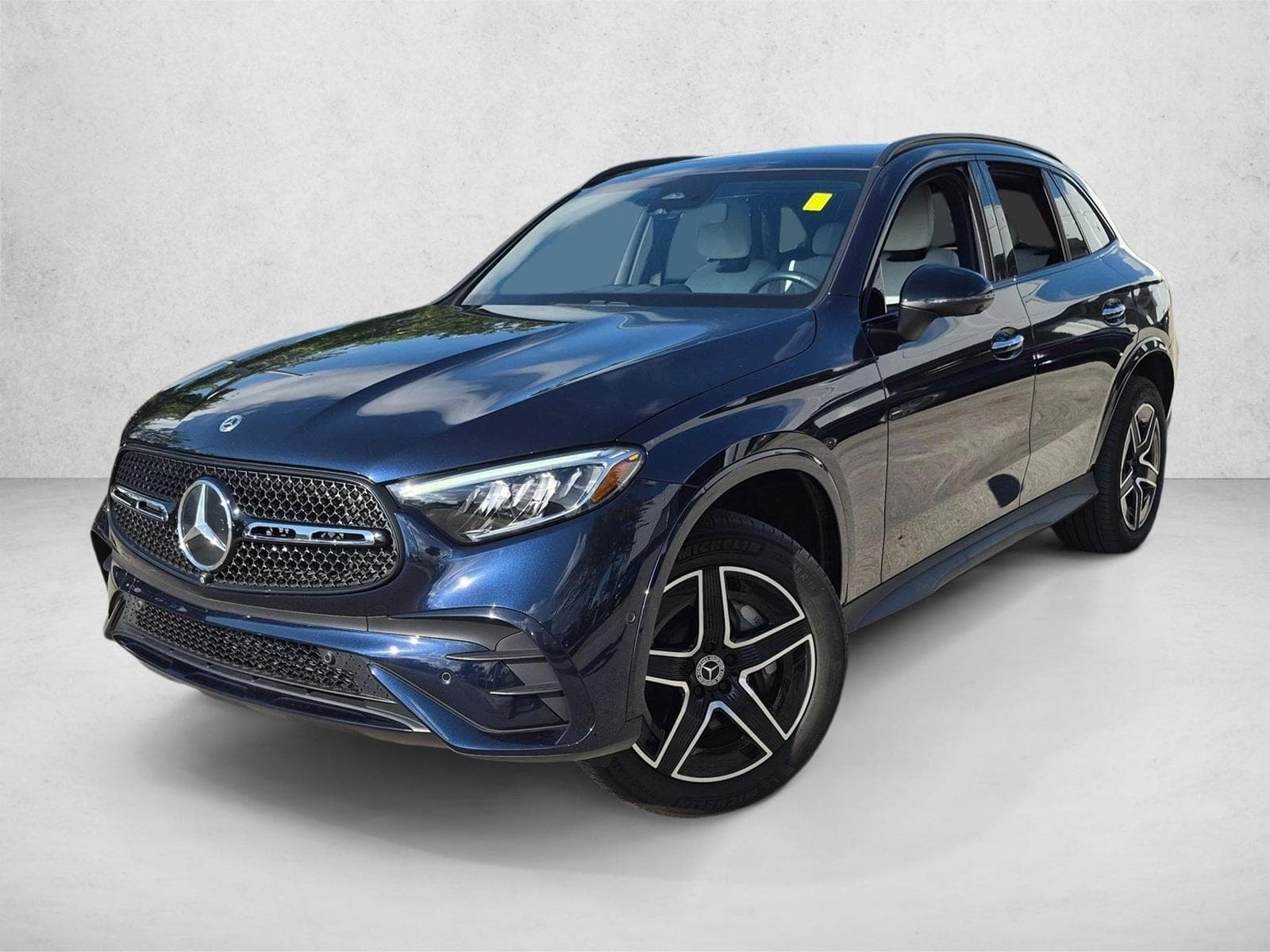 2023 Mercedes-Benz GLC Base — photo 1 of 19
