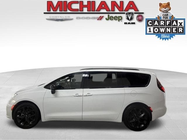 2025 Chrysler Pacifica Limited — photo 1 of 35