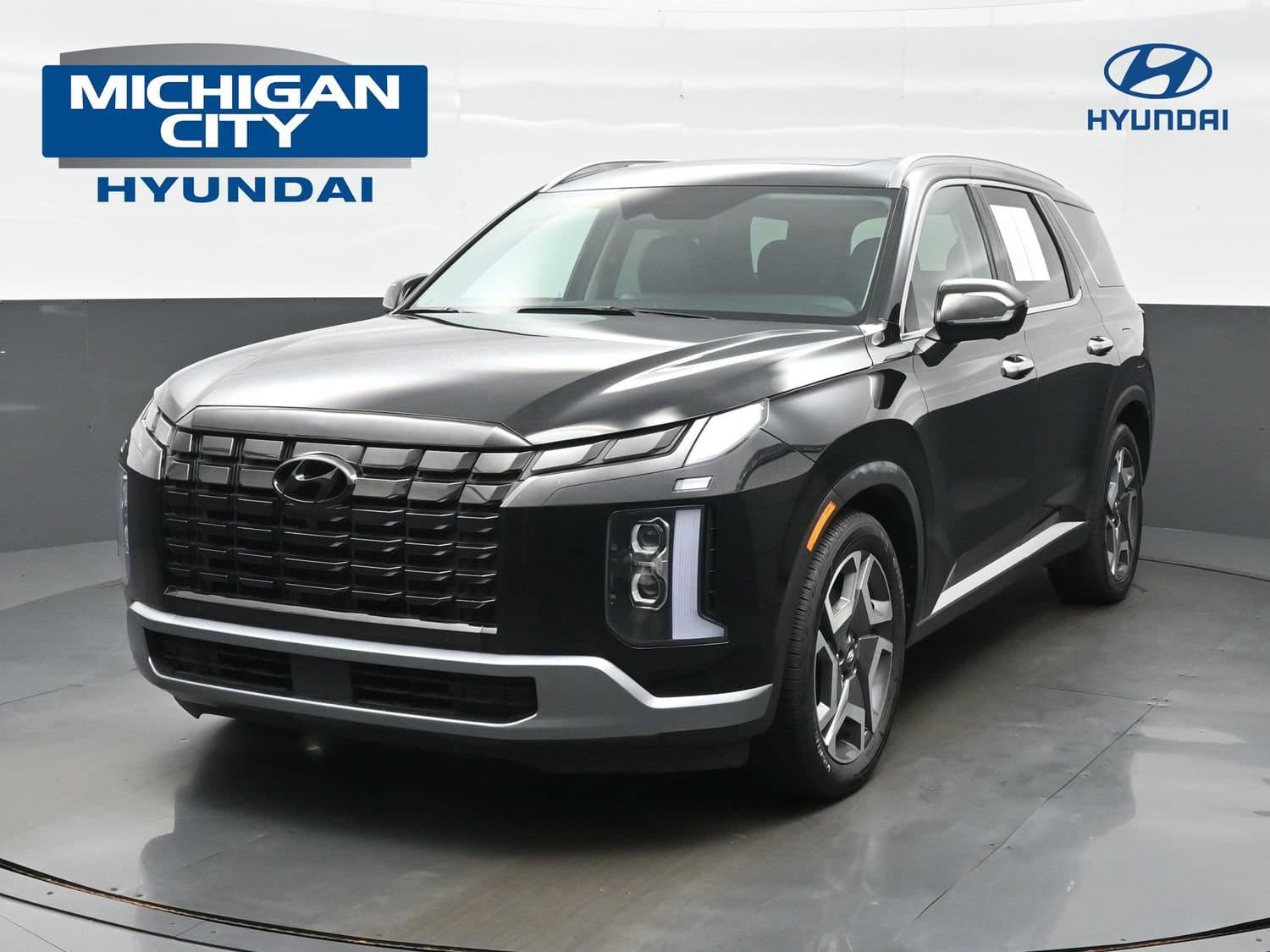 2024 Hyundai Palisade Base — photo 1 of 43