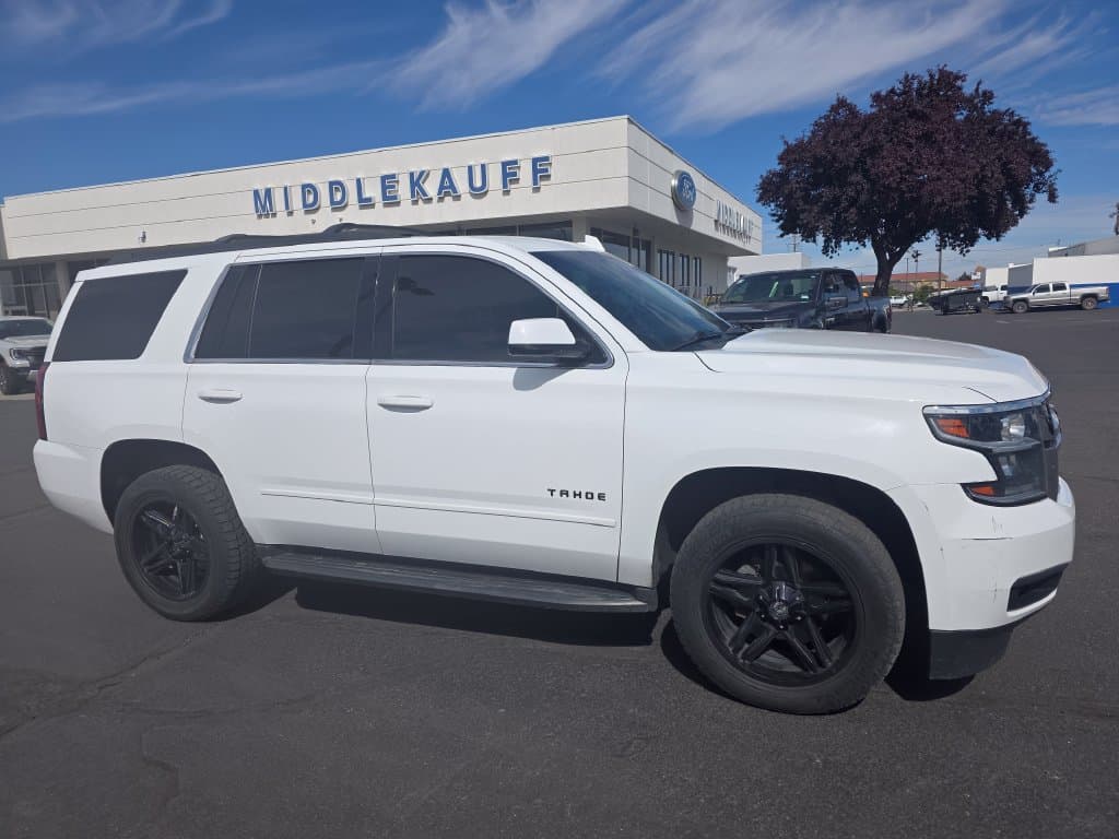 2018 Chevrolet Tahoe LS — photo 1 of 4