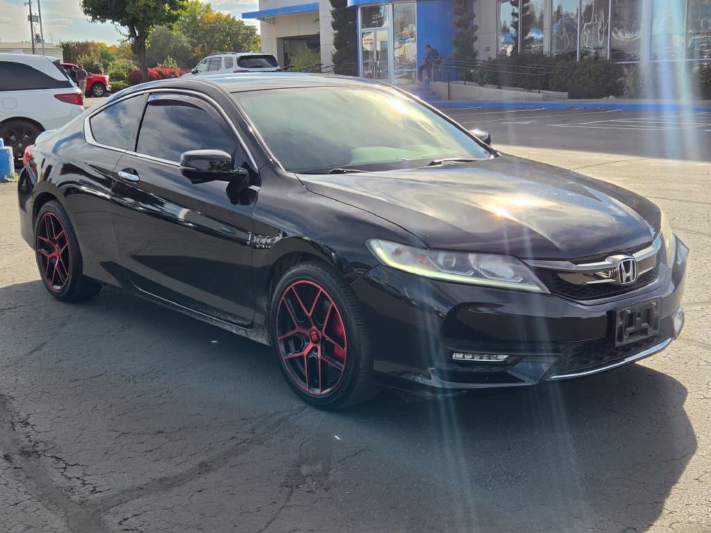 2017 Honda Accord Sedan Base — photo 1 of 6