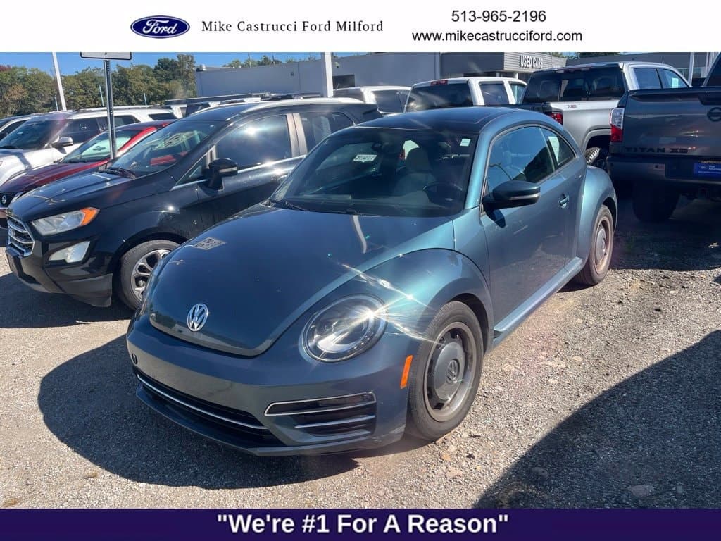 2018 Volkswagen Beetle Coast — photo 1 of 15