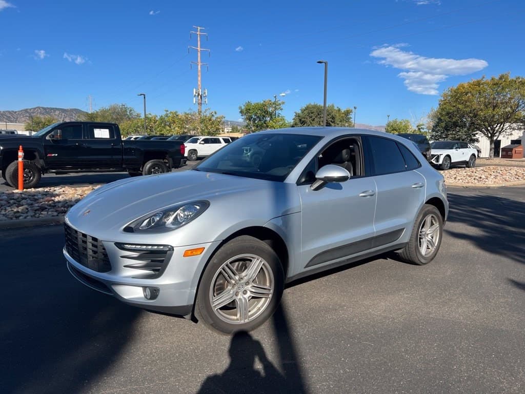 2018 Porsche Macan Base — photo 1 of 5