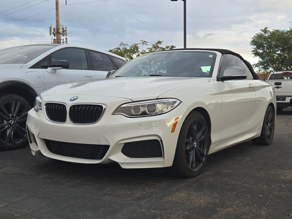 2017 BMW 2 Series M240i — photo 1 of 10