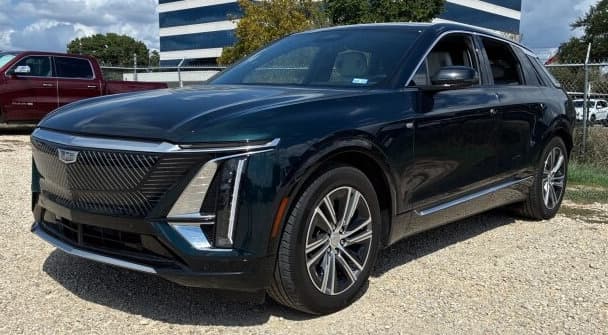 2024 Cadillac LYRIQ Luxury — photo 1 of 6