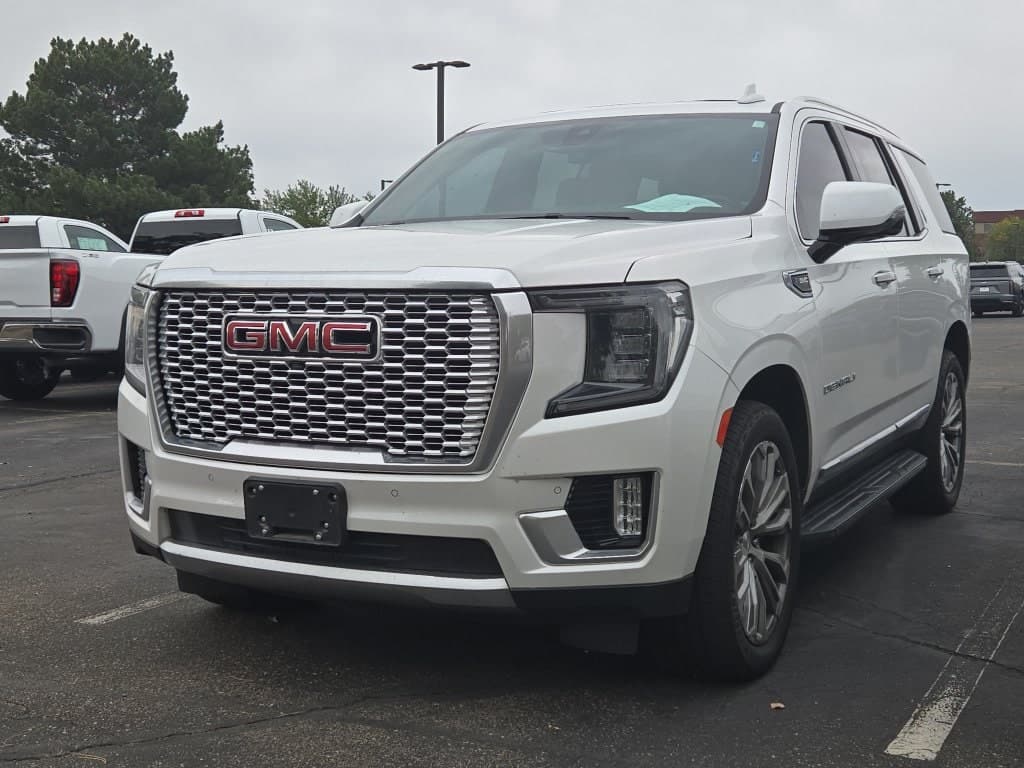 2021 GMC Yukon Denali — photo 1 of 10