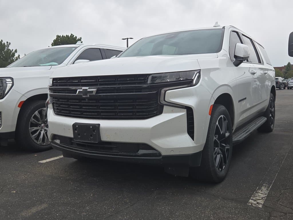 2023 Chevrolet Suburban RST — photo 1 of 8