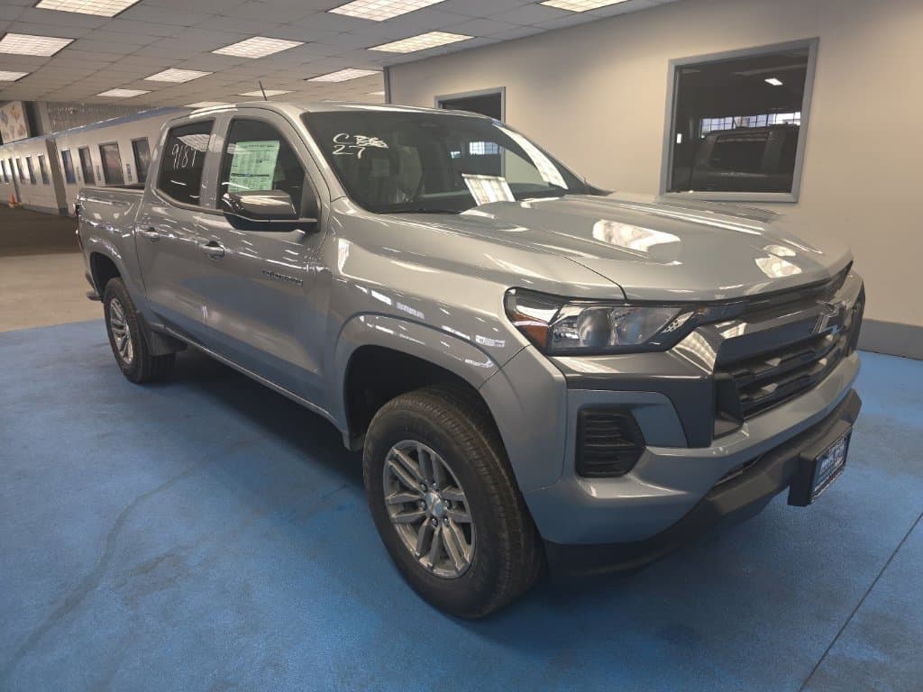 2026 Chevrolet Colorado 4WD LT — photo 1 of 36