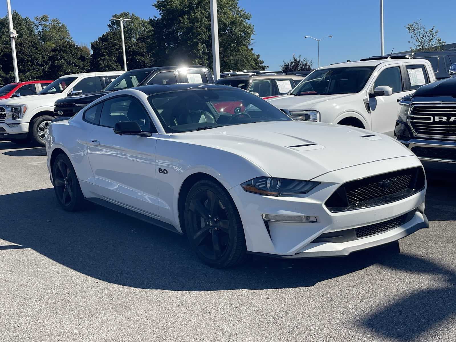 2022 Ford Mustang GT Premium — photo 1 of 4