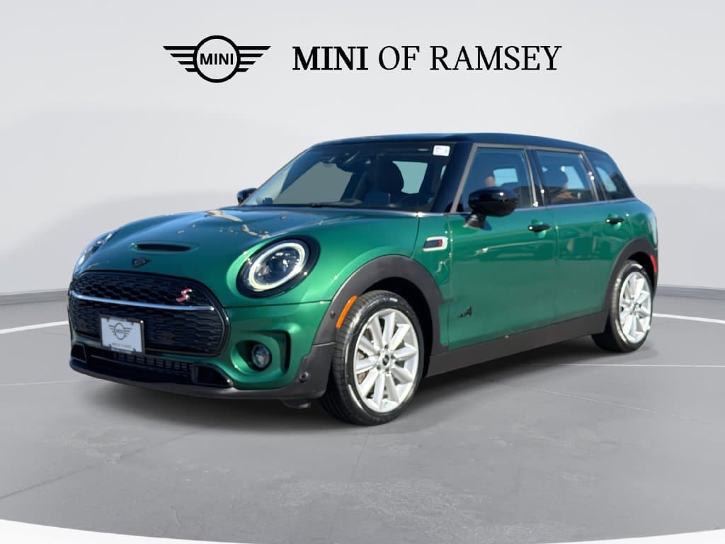 2023 Mini Clubman Base — photo 1 of 29