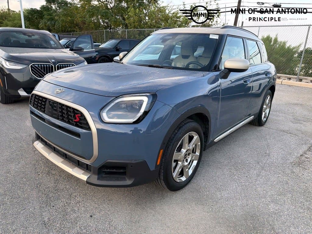 2026 Mini Countryman Base — photo 1 of 5