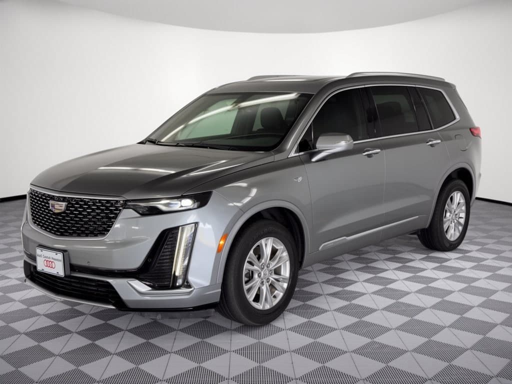 2024 Cadillac XT6 FWD Luxury — photo 1 of 31