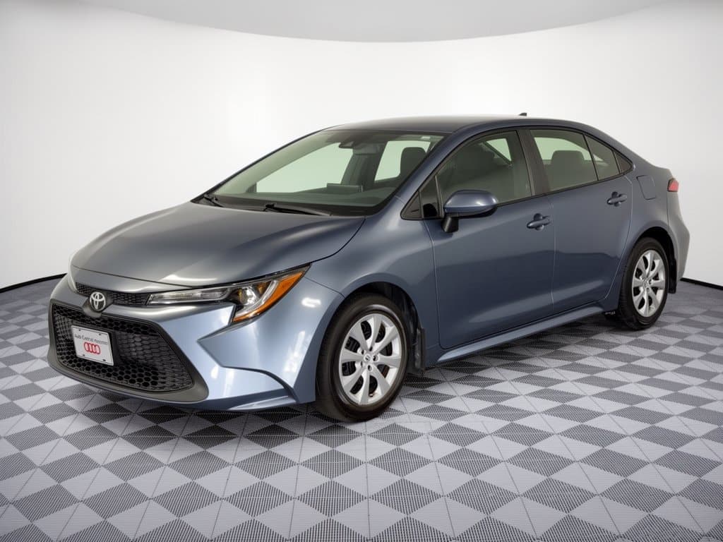 2020 Toyota Corolla LE — photo 1 of 31